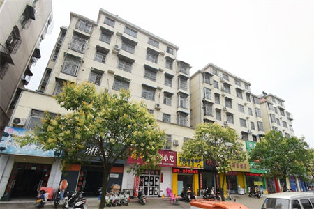 羊山外小旁带100平露台名门尚居电梯精装三房有证可按揭